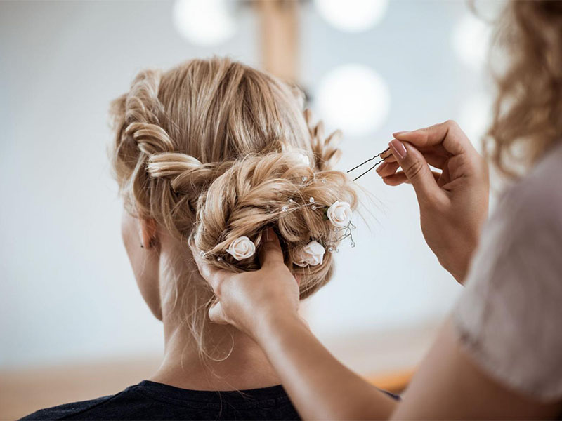 Salon de coiffure, Hénon